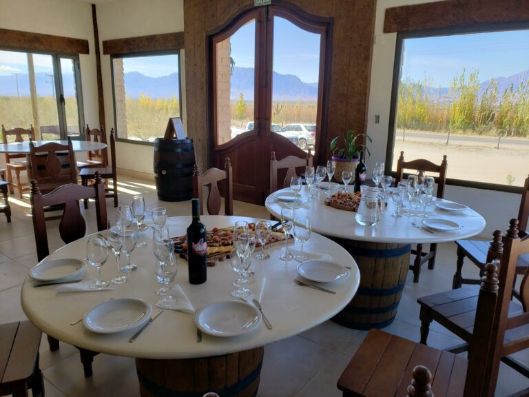 Foto picadas en sala de degustación 768x576